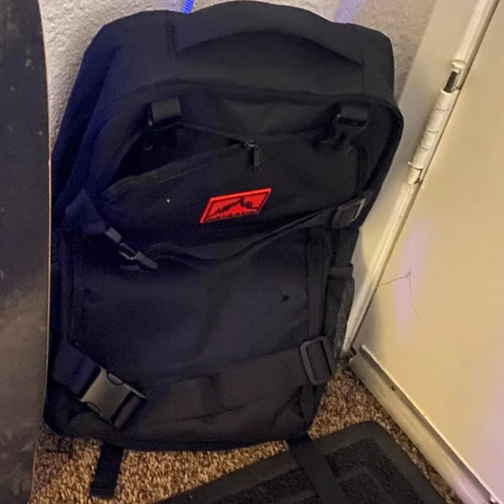 Skateboard Backpack - Picture 3 of 9